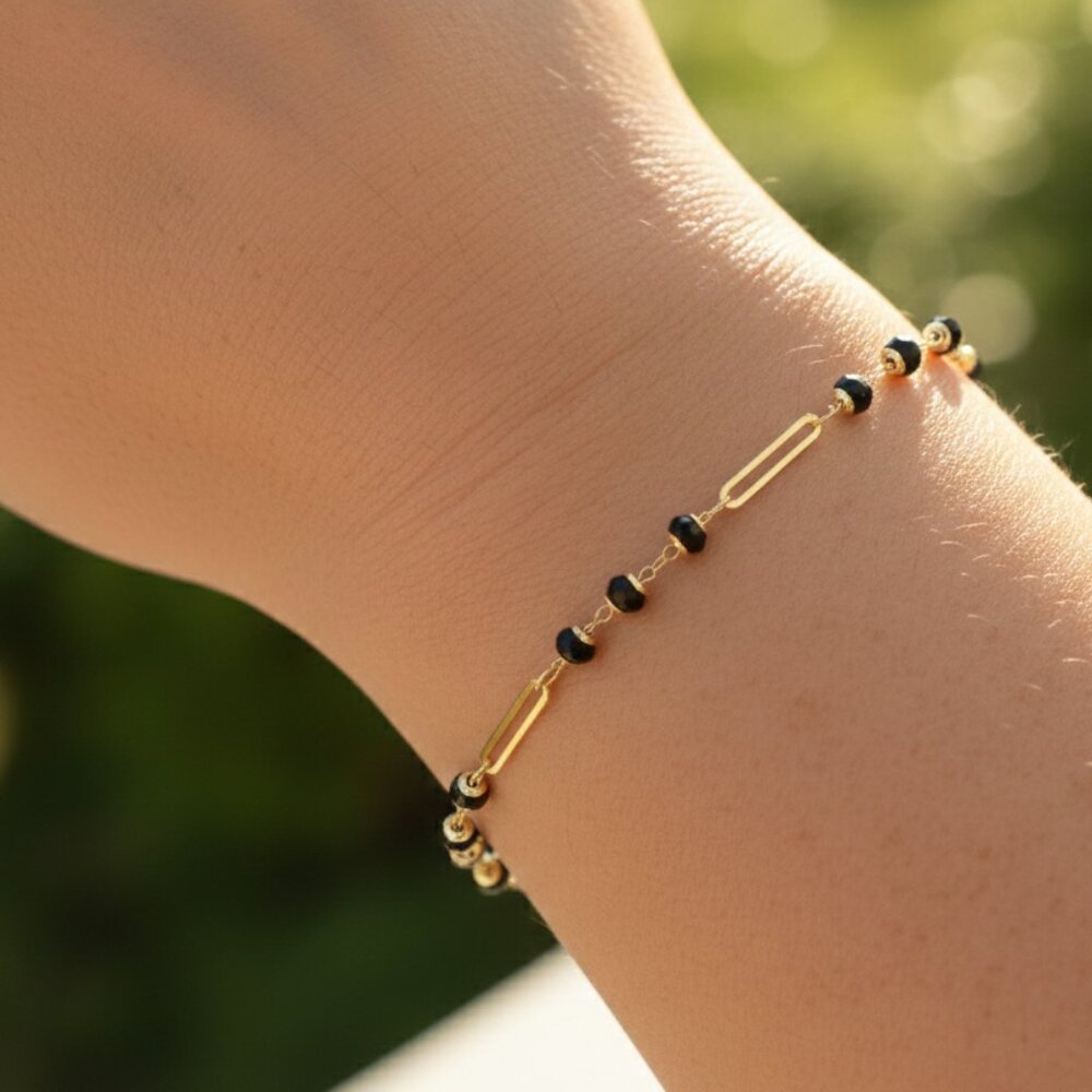 "Trendy Handmade Bracelet – A Stylish Gift for Women & Girls, MAR091473